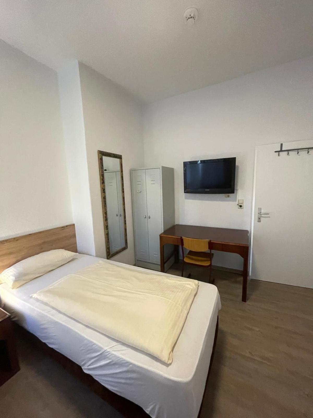 Monteurwohnungen In Linden-mitte, Nahe Der B6 Apartment Hannover