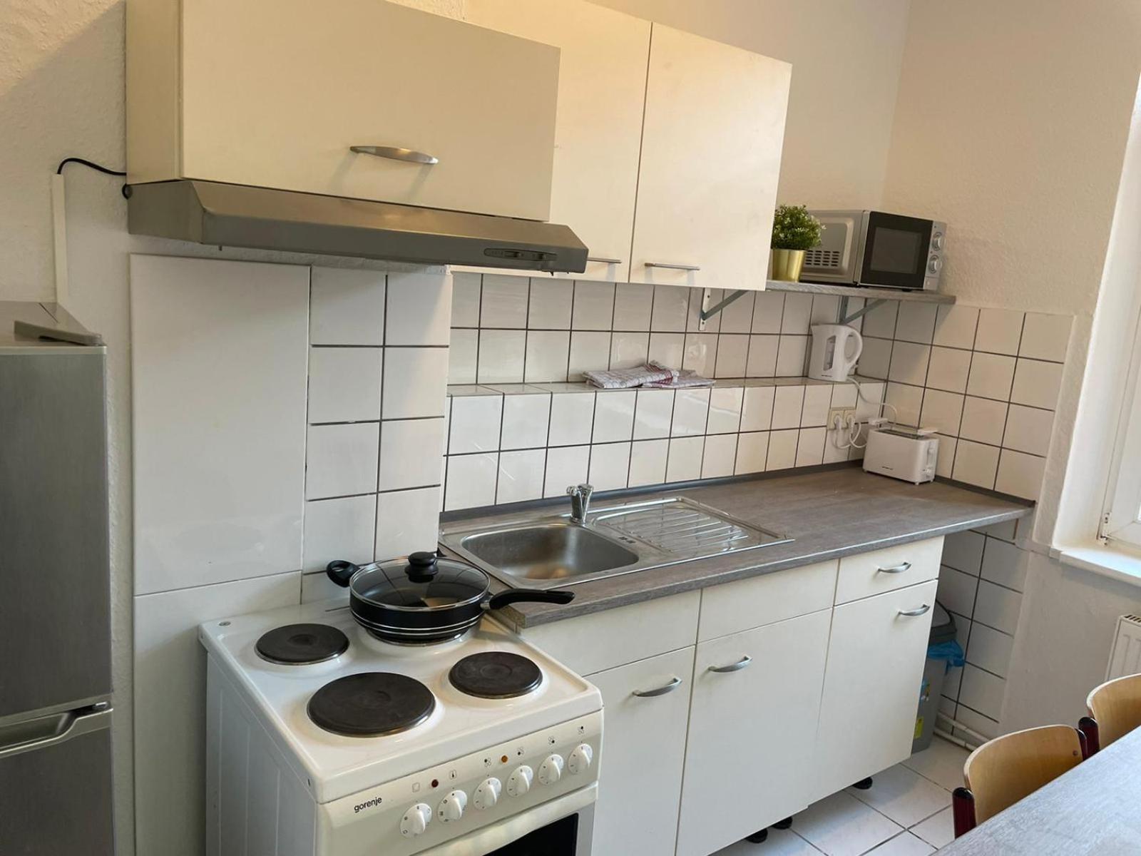 Monteurwohnungen In Linden-mitte, Nahe Der B6 Apartment